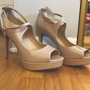 Nude ~4inch pumps!